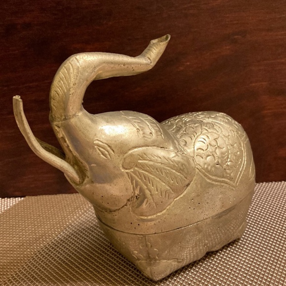 Vintage hammered etched pewter elephant trinket box